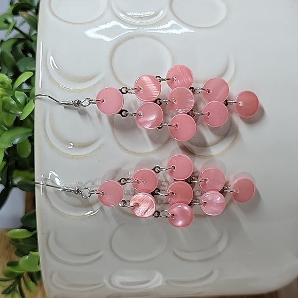 PEARLY PINK CHANDELIER DROP EARRINGS - Picture 5 of 7